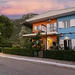 Tsertos Kamena Vourla