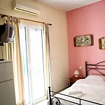 Aparthotel Tsertos Kamena Vourla