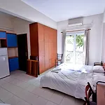 Tsertos Aparthotel Kamena Vourla