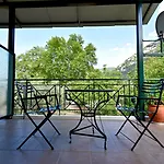 Aparthotel Tsertos Kamena Vourla