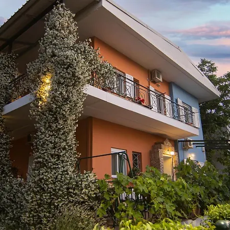 Tsertos Apart Otel Kamena Vourla