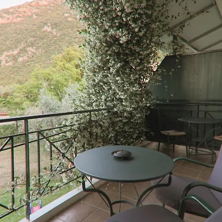 Tsertos Kamena Vourla