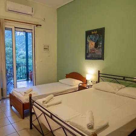 Tsertos Aparthotel Kamena Vourla