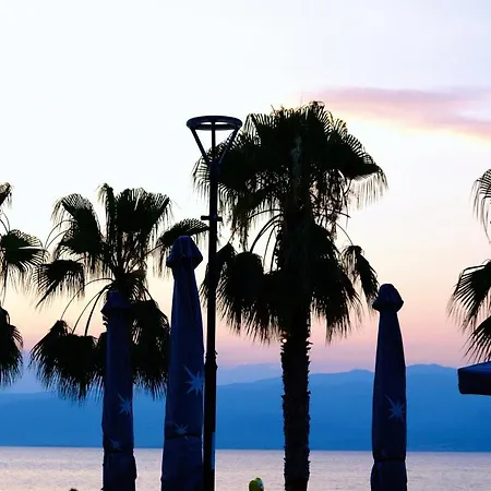 Tsertos 4* Kamena Vourla