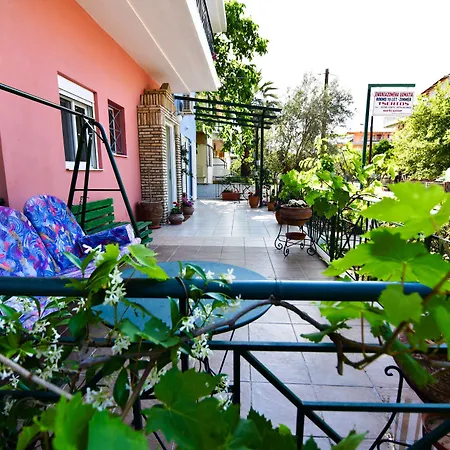 Lägenhetshotell Tsertos Kamena Vourla