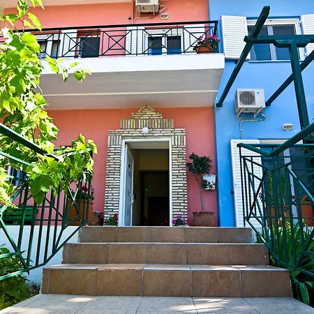 Aparthotel Tsertos 3*