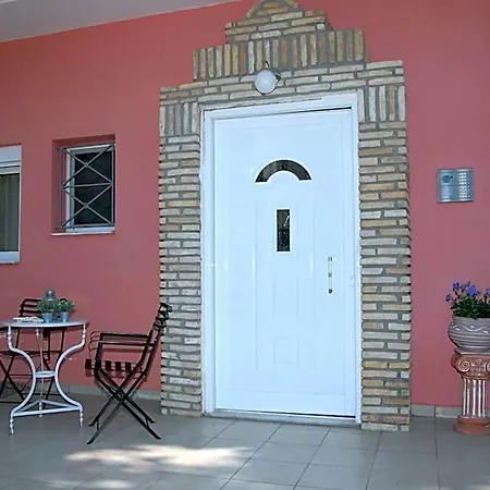 Tsertos Aparthotel 3*