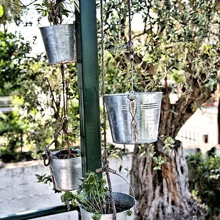 Tsertos Kamena Vourla